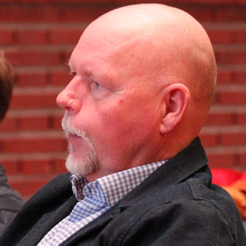 Björn Lindeberg ställde en fråga till Sirkka Persson om vårdnadshavarnas roll.