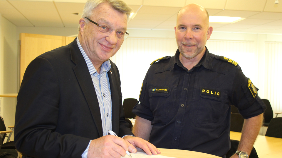 Stig Bertilsson, Rickard Fremark skriver under medborgarlöfte 2020 