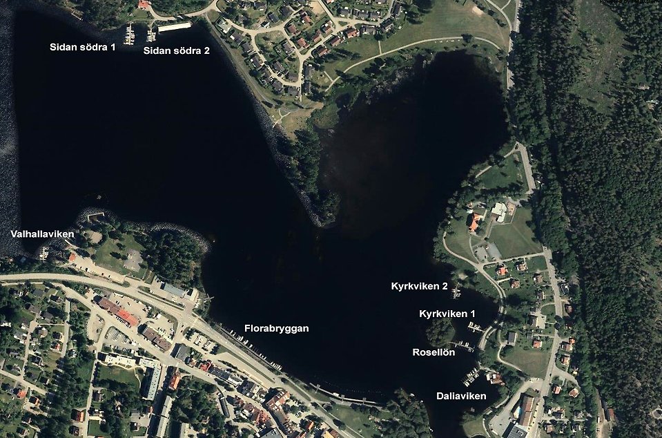 Båtplatser i sjön Lelång.